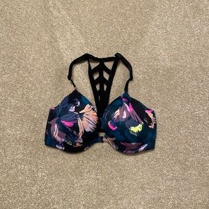 Victoria’s Secret Pink front clasping push up bra